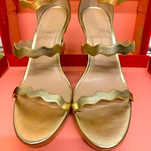 Kelly & Katie Gold Strappy Faux Leather Heels 6